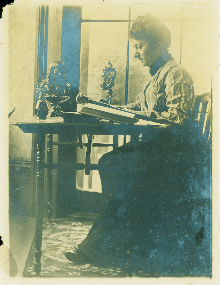 Photograph of Léona Queyrouze