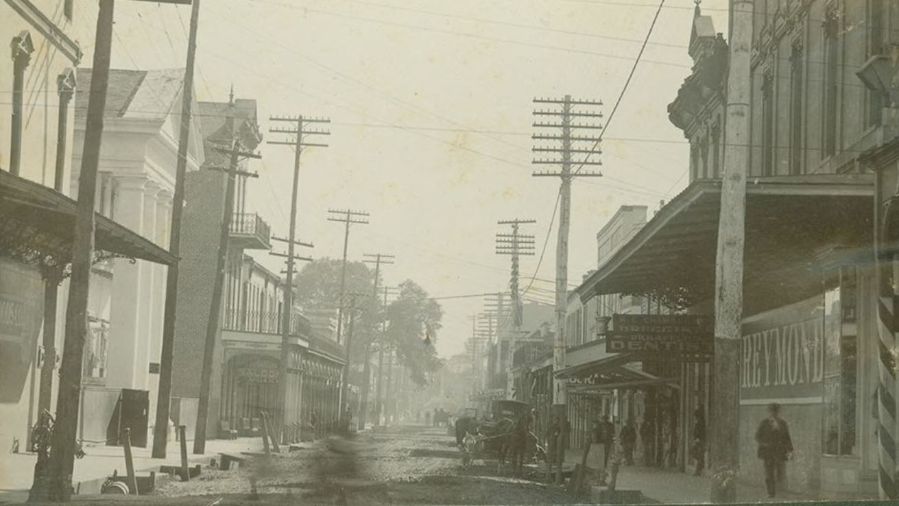 A view down Third Street in Baton Rouge, about 1900.